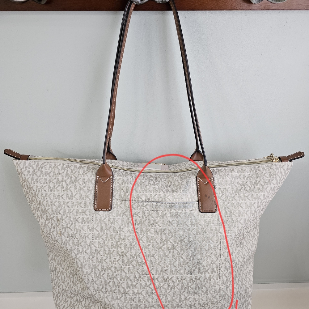 Michael Kors Pink and Cream Women's Bag Set - Picture 3 of 6